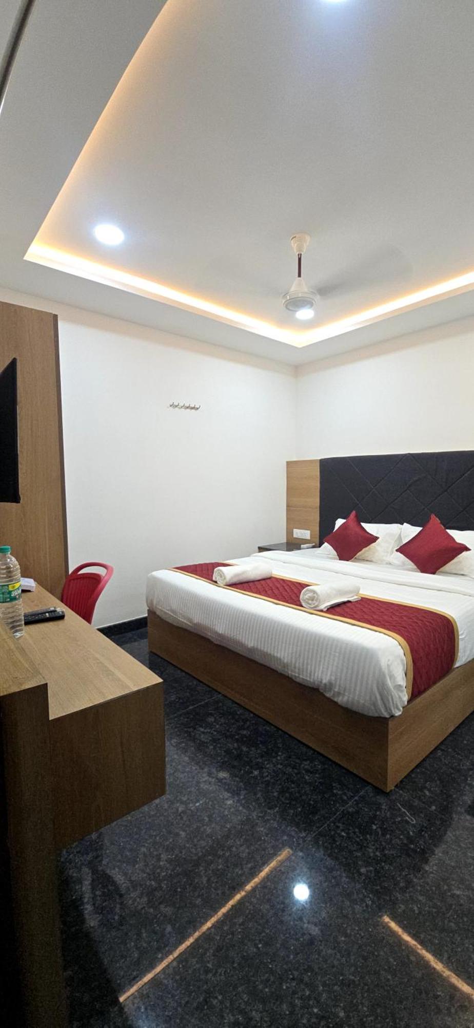 Готель Shreem Sesha Sai Residency Тіруваннамалай Екстер'єр фото